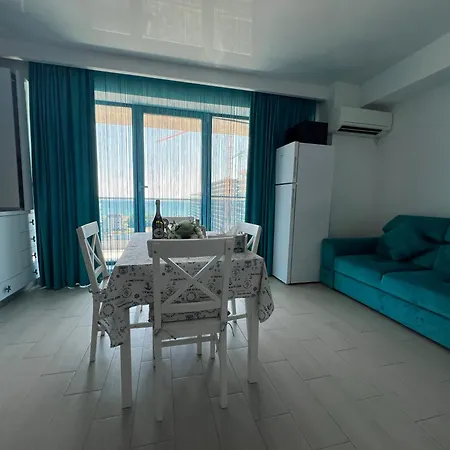 Seaside Mamaia